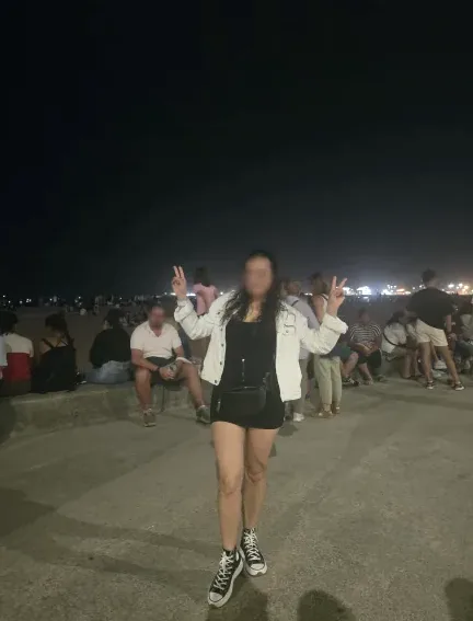 Abril, 37 años